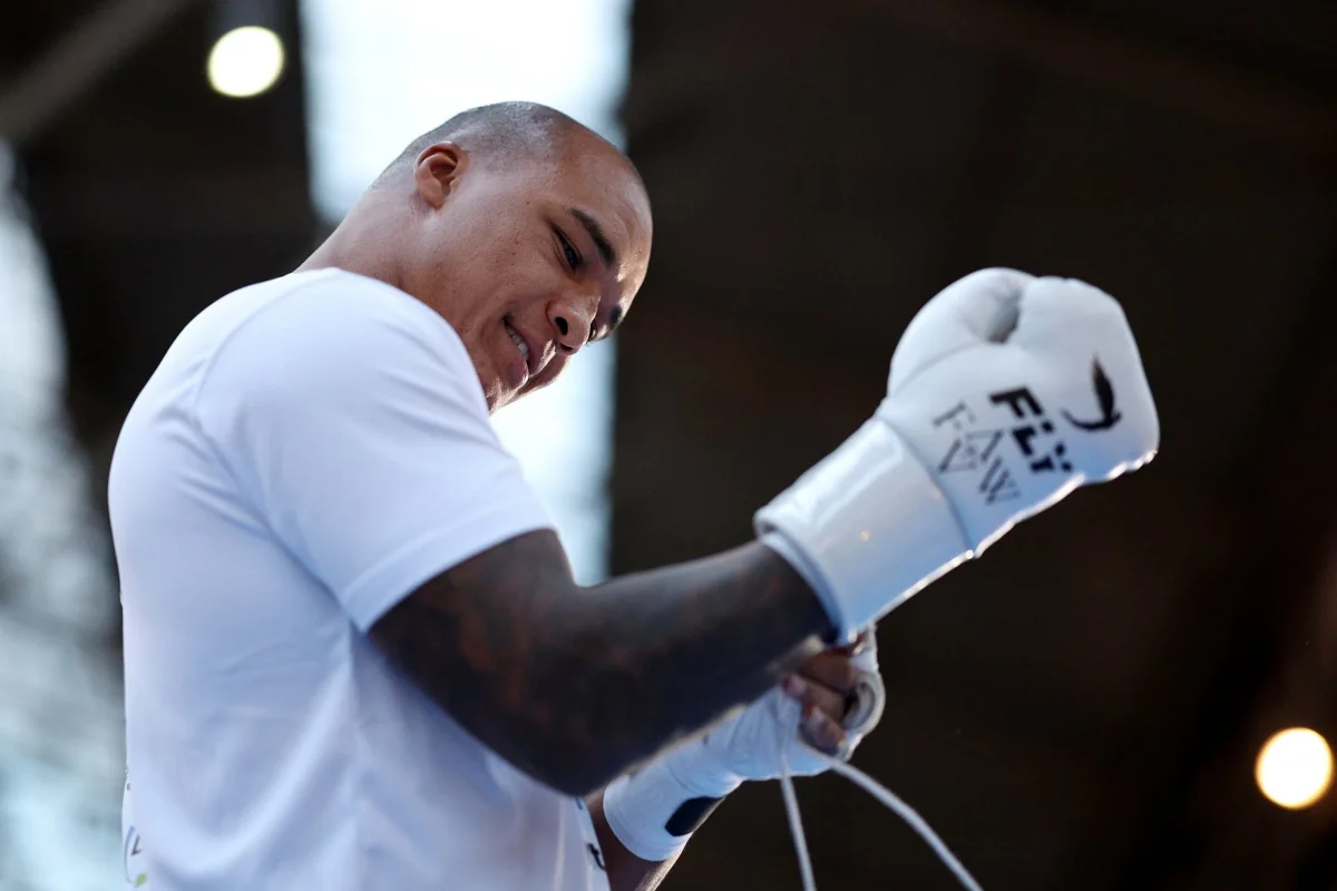 LONDON, ENGLAND - OCTOBER 14: Fabio Wardley adjusts his gloves ahead of the WBO World Heavyweight Title fight between Daniel Dubois and Fabio Wardley during the Daniel Dubois v Fabio Wardley 2: Run It Back open workouts at Old Spitalfields Market on October 14, 2026 in London, England. (Photo by James Fearn/Getty Images)