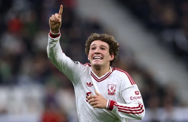 Koumas Shines in Liverpool's Thrilling Victory, Barcola's Hat-Trick Steals the Spotlight