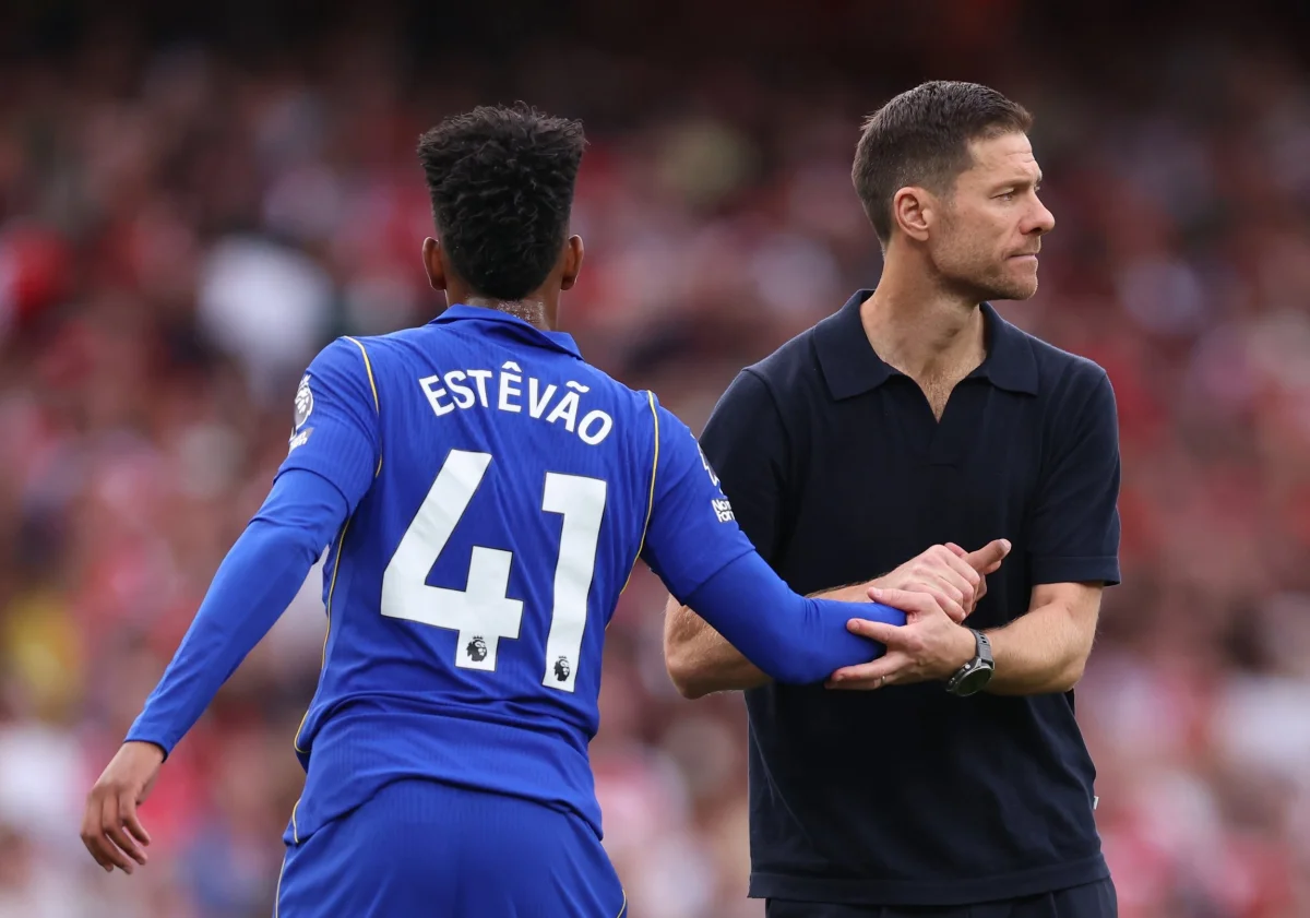 LONDON, ENGLAND - SEPTEMBER 06: Xabi Alonso manager / head coach of Chelsea with Estevao of Chelsea after the Premier League 2026/27 match between Arsenal FC and Chelsea FC at Emirates Stadium on September 06, 2026 in London, England. (Photo by Catherine Ivill - AMA/Getty Images)