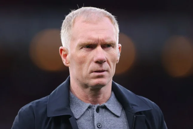 Scholes Critiques Manchester United Defense: Maguire and Martinez Must Go for Title Hope