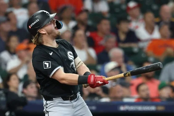 White Sox Shine in Postseason Debut, Outclassing Astros and Seizing Momentum
